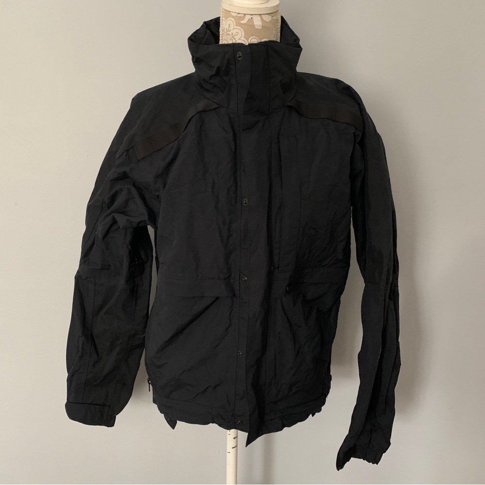 North face // black zip front ski jacket size small